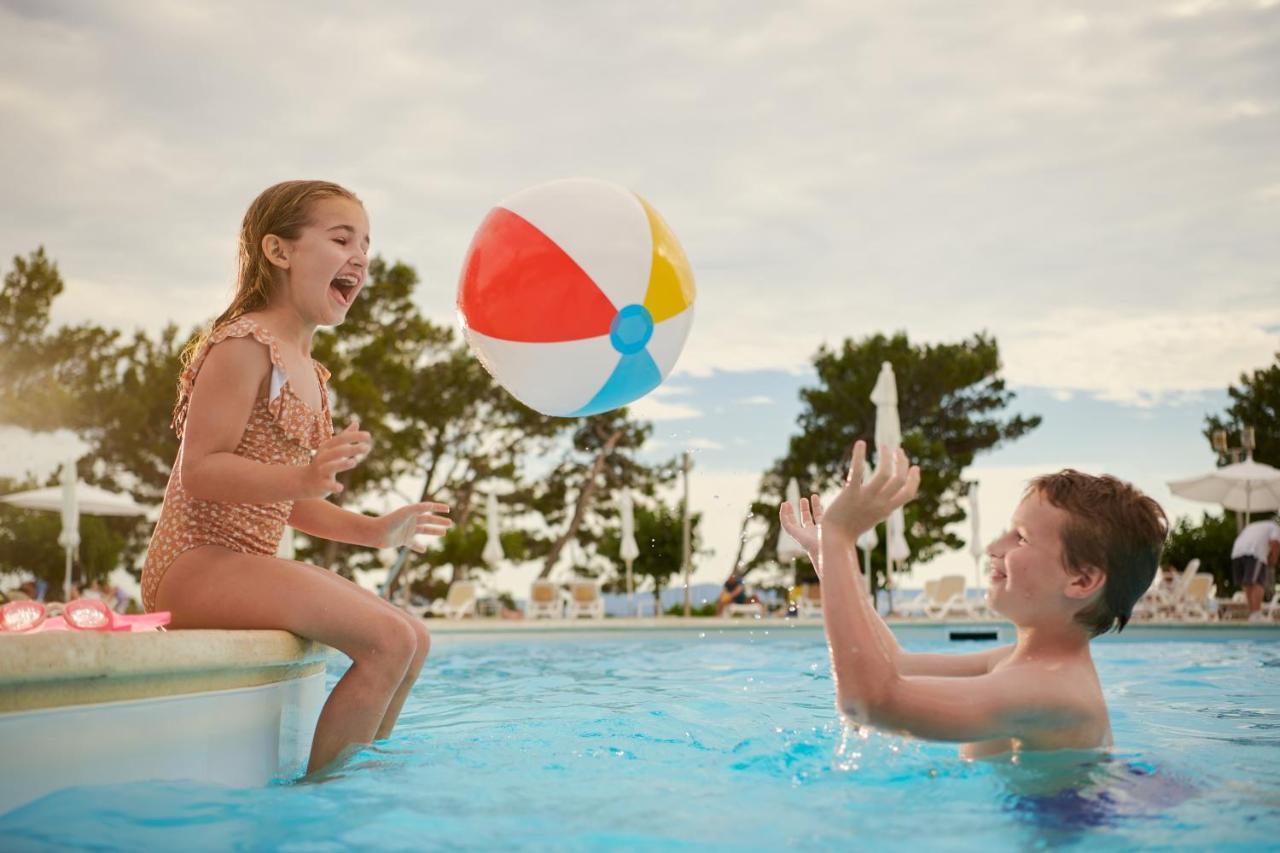 Bluesun hotel Neptun - All inclusive Tučepi Esterno foto