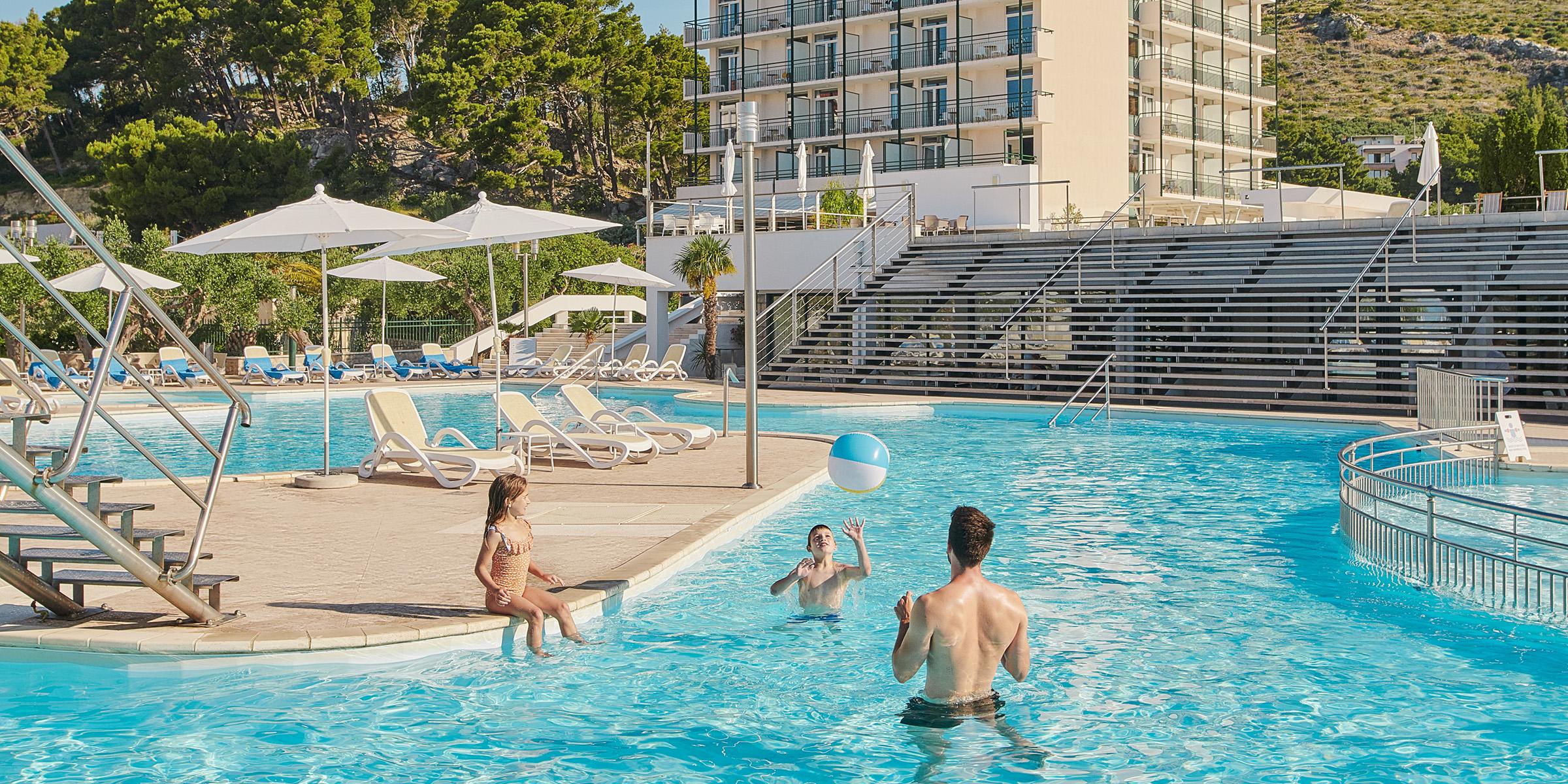 Bluesun hotel Neptun - All inclusive Tučepi Esterno foto