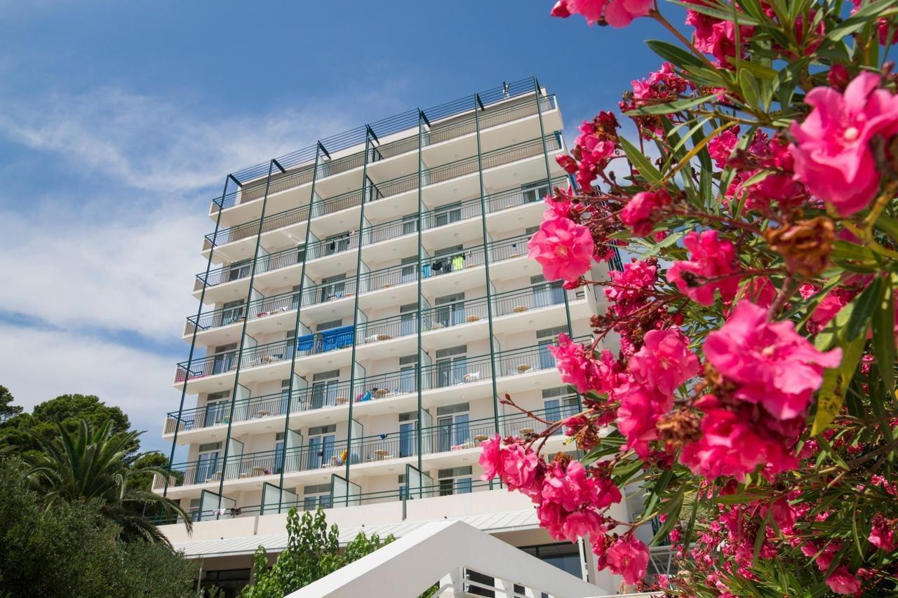 Bluesun hotel Neptun - All inclusive Tučepi Esterno foto